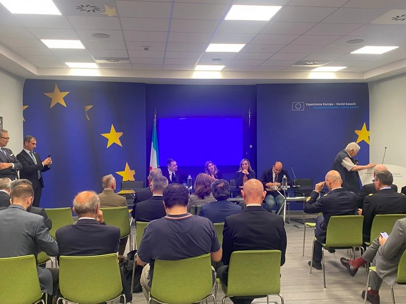 Presentazione pubblicazione SOCINT a Esperienza Europa